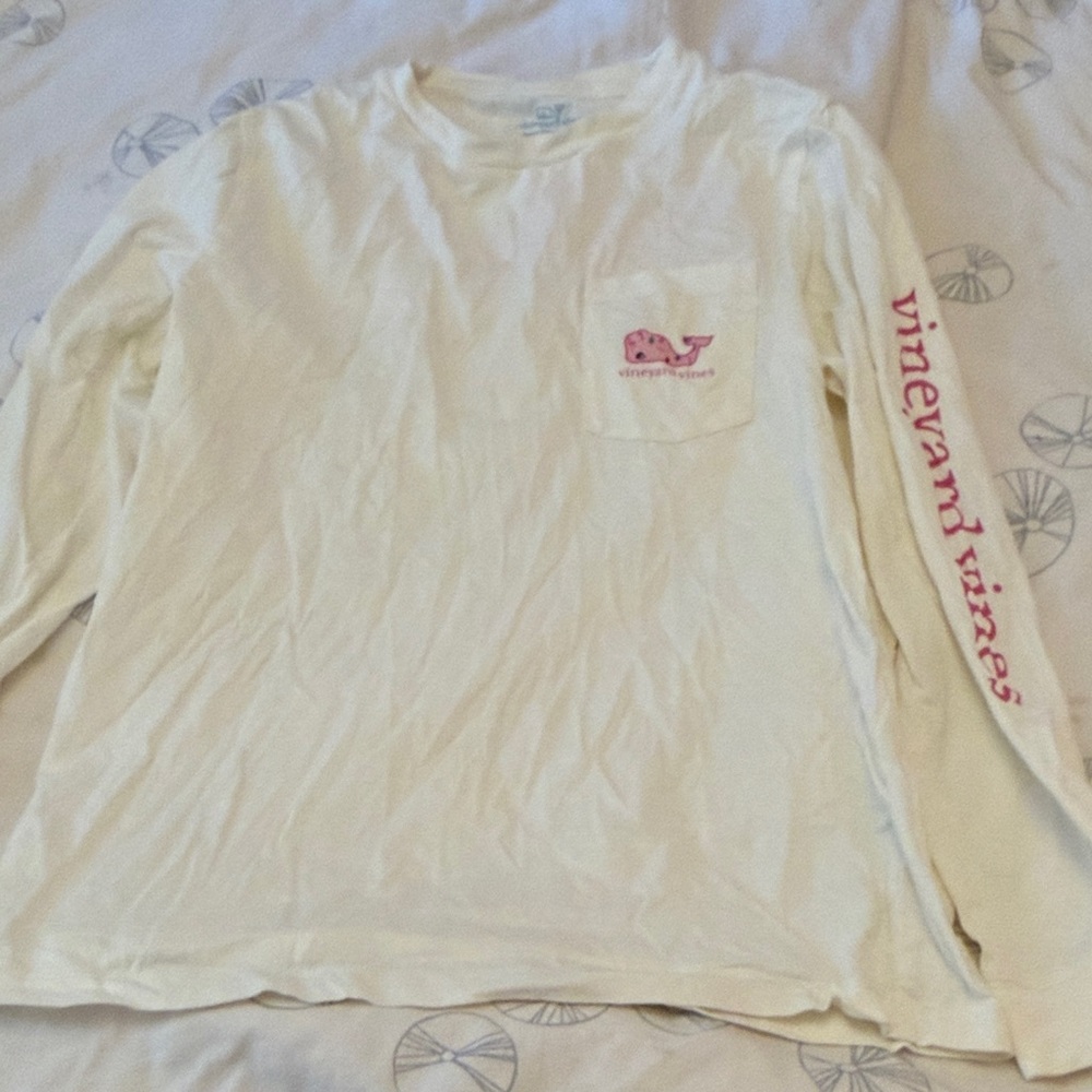 Vineyard Vines off White Shirt with Pink Whale Logo holiday theme